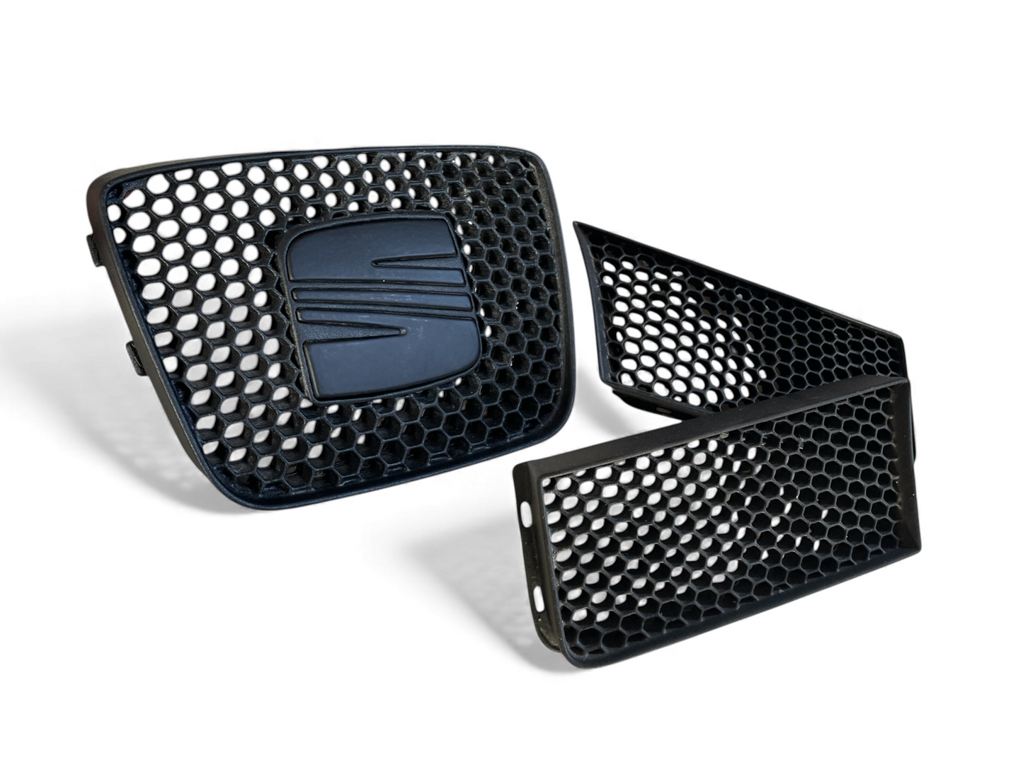 Seat Ibiza 6k2 Cupra Grilles (With Emblem) [S203]